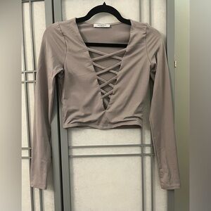 Solemio Medium Deep V Criss Cross Stretchy Cropped Going Out Top Light Grey